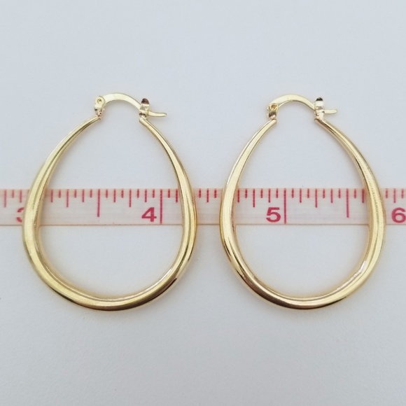 1.5" 18k Yellow Gold Oval Hoops - Picture 3 of 5